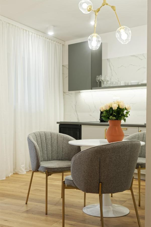 Apartament Prestige /Miejsce Parkingowe Poznan Dış mekan fotoğraf