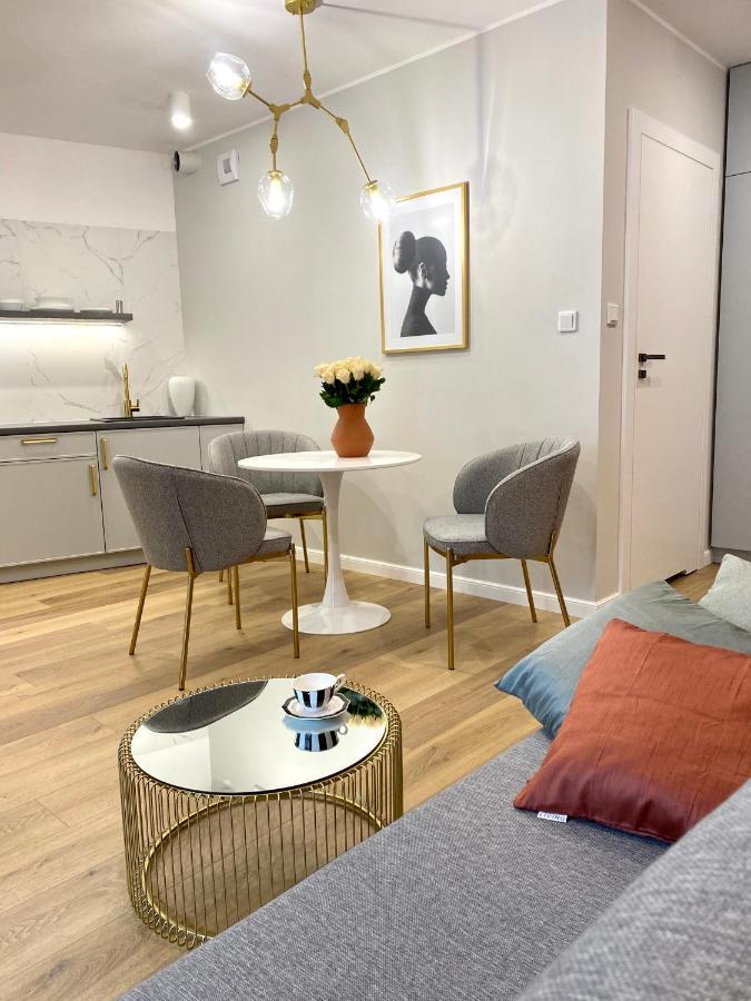Apartament Prestige /Miejsce Parkingowe Poznan Dış mekan fotoğraf